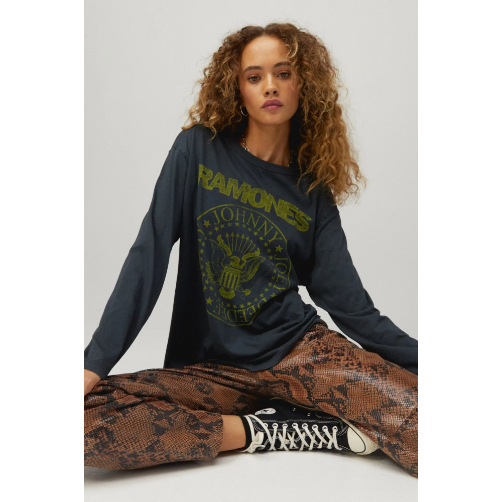 Nuance Crest Crewneck