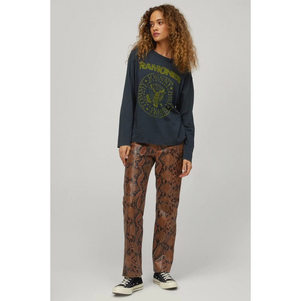 Nuance Crest Crewneck