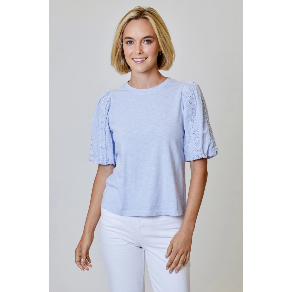 Lys Sleeve Tee