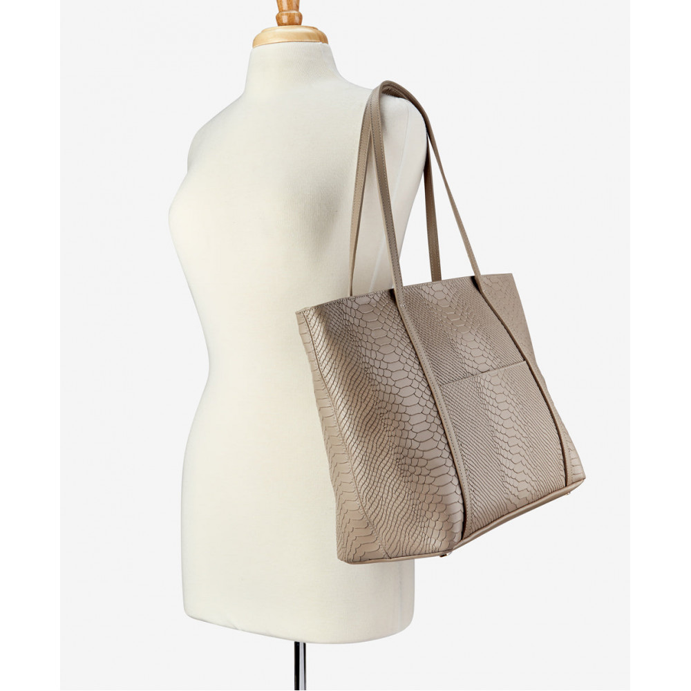 Fina Brise Travel Tote