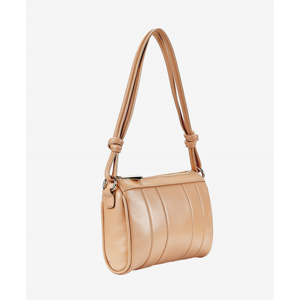 Majestad Brise Shoulder Bag