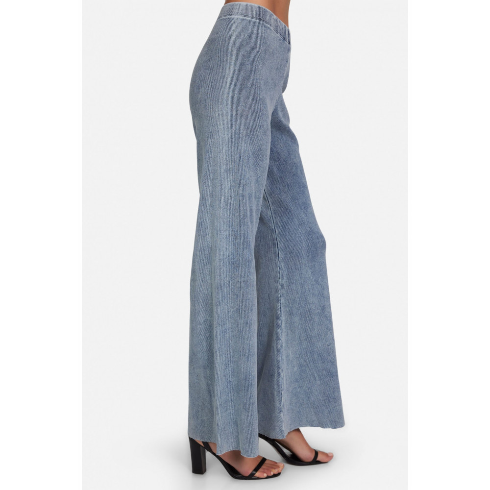 Zafiro Glow Rib Denim Flare Pant