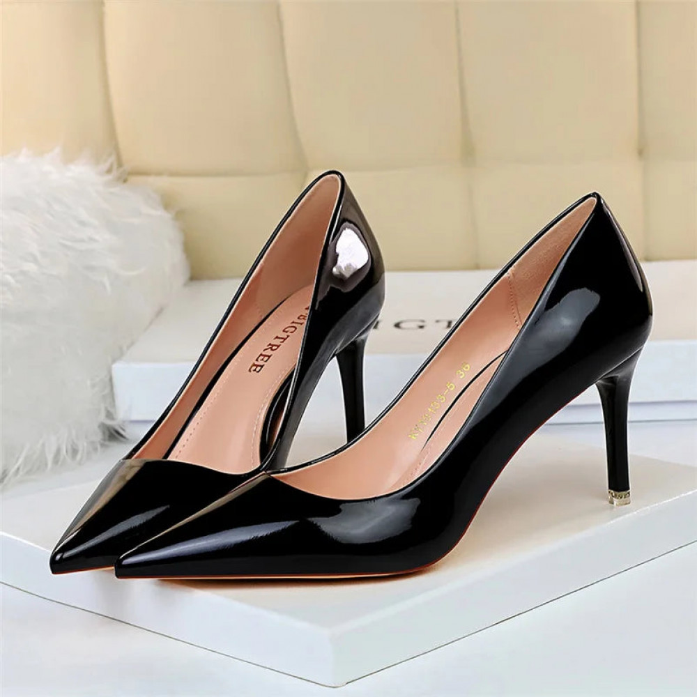 Obsidian Heels